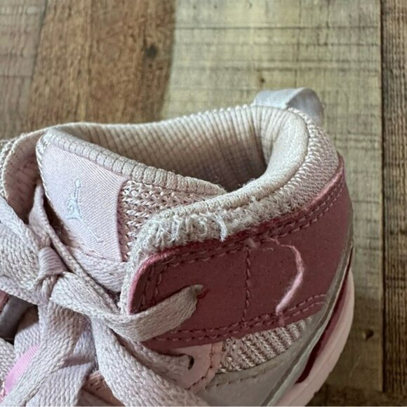 Air Jordan 1 Mid Digital Pink Size 4Y CW5379-600 - Picture 2 of 11